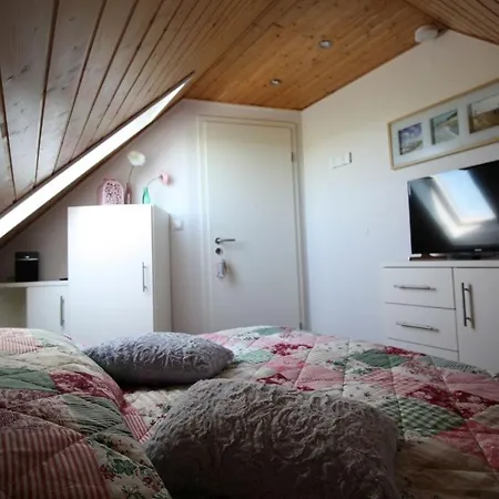 Ferienhaus Romantik Am Deich Сasa de vacaciones